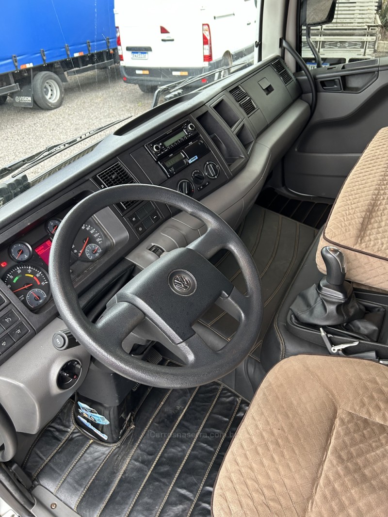 24-280 E CONSTELLATION 6X2 - 2021 - CAXIAS DO SUL