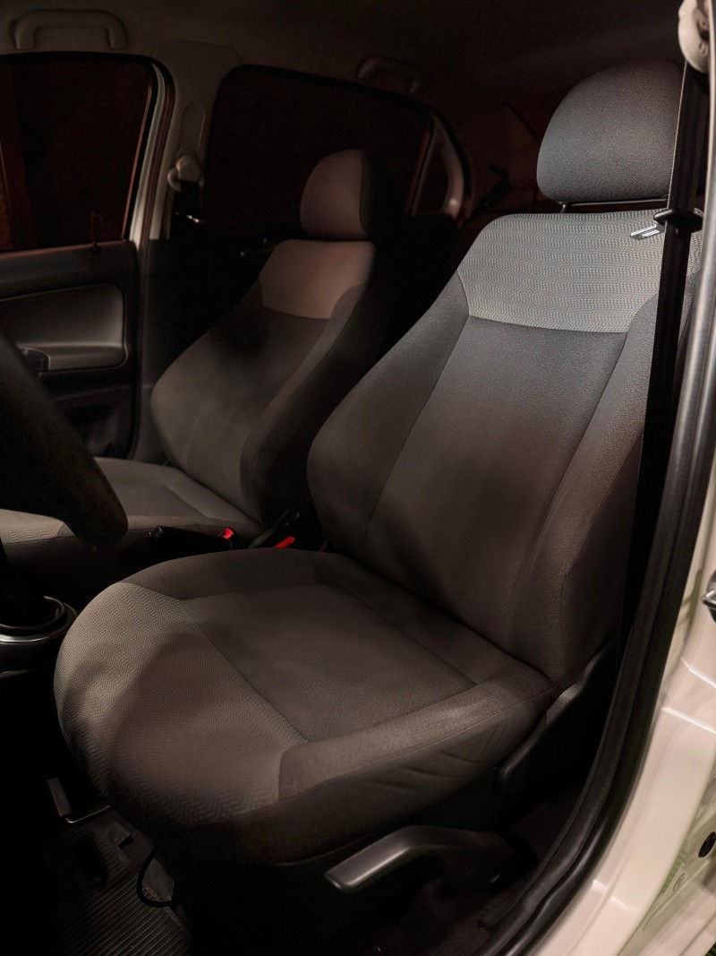 VOYAGE 1.6 MI TREND 8V FLEX 4P MANUAL - 2010 - FELIZ