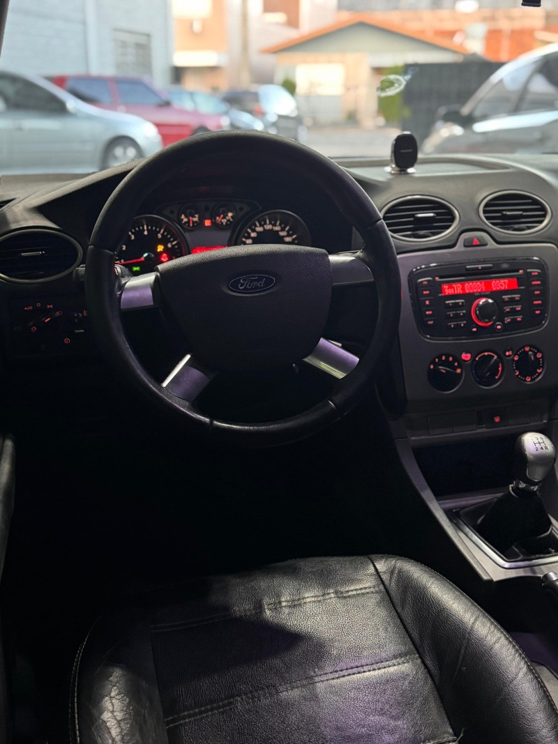 FOCUS 2.0 HA 16V GASOLINA 4P MANUAL - 2010 - FELIZ