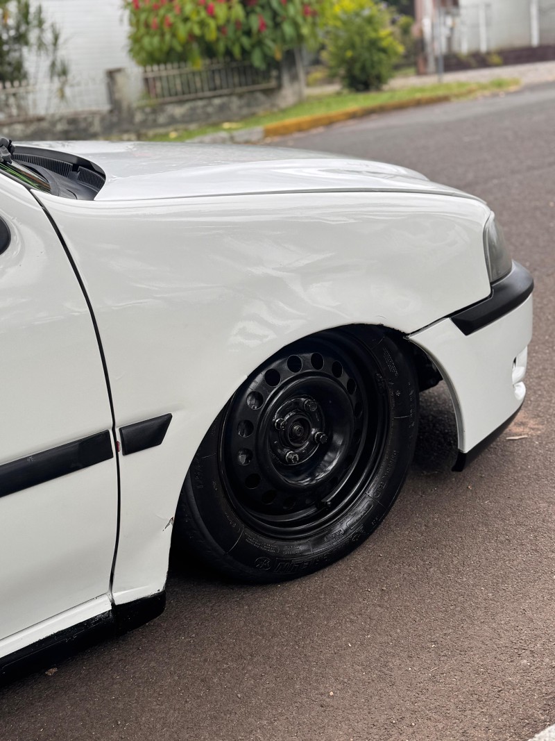 SAVEIRO 1.8 MI CS 8V GASOLINA 2P MANUAL G.III - 2001 - FELIZ