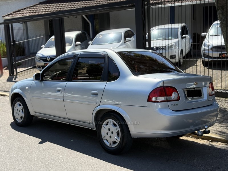 CLASSIC 1.0 MPFI LS 8V FLEX 4P MANUAL - 2013 - PAROBé