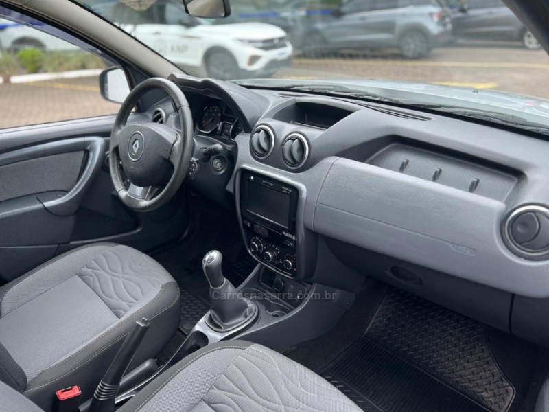 DUSTER 1.6 DYNAMIQUE 4X2 16V FLEX 4P MANUAL - 2014 - NOVA PETRóPOLIS