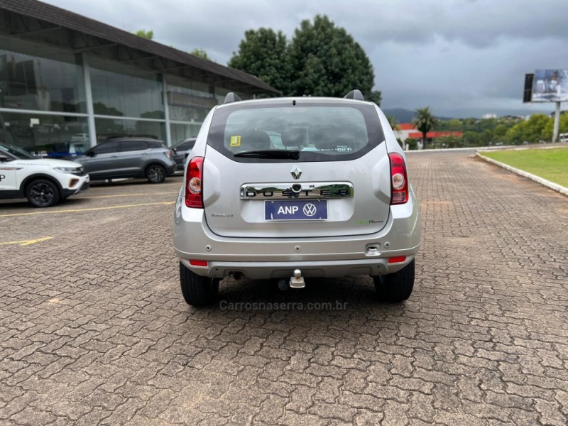 DUSTER 1.6 DYNAMIQUE 4X2 16V FLEX 4P MANUAL - 2014 - NOVA PETRóPOLIS