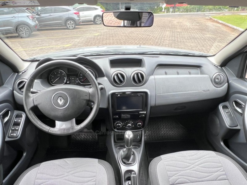 DUSTER 1.6 DYNAMIQUE 4X2 16V FLEX 4P MANUAL - 2014 - NOVA PETRóPOLIS