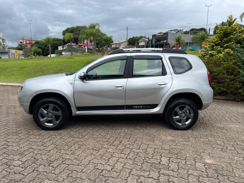 DUSTER 1.6 DYNAMIQUE 4X2 16V FLEX 4P MANUAL - 2014 - NOVA PETRóPOLIS