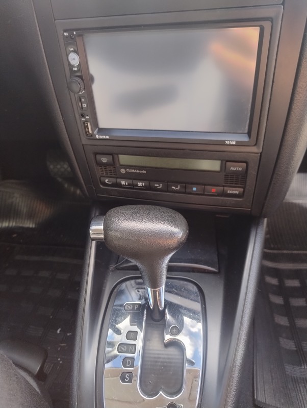 BORA 2.0 MI 8V GASOLINA 4P AUTOMÁTICO - 2009 - CAXIAS DO SUL