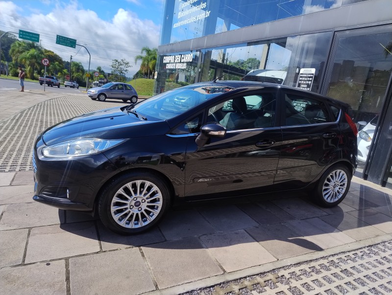 fiesta 1.6 titanium hatch 16v flex 4p automatico 2015 caxias do sul