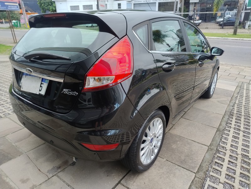 FIESTA 1.6 TITANIUM HATCH 16V FLEX 4P AUTOMÁTICO - 2015 - CAXIAS DO SUL