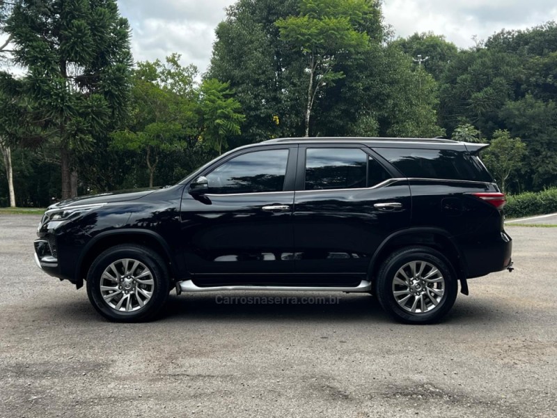 HILUX 2.8 SRX PLUS 4X4 CD TURBO DIESEL 4P AUTOMÁTICO - 2022 - FARROUPILHA