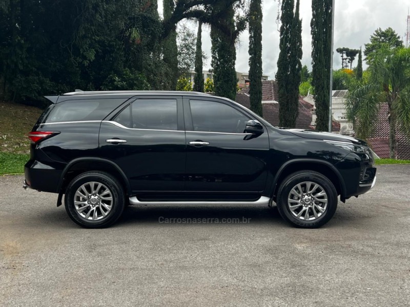 HILUX 2.8 SRX PLUS 4X4 CD TURBO DIESEL 4P AUTOMÁTICO - 2022 - FARROUPILHA