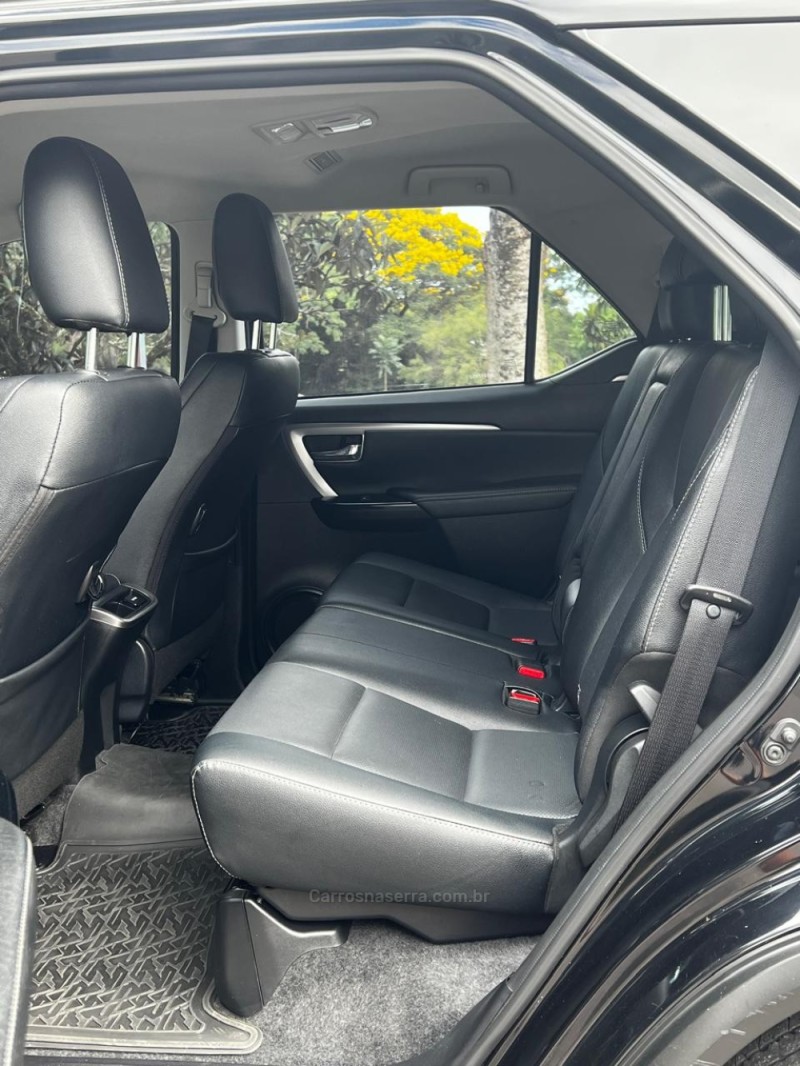 HILUX 2.8 SRX PLUS 4X4 CD TURBO DIESEL 4P AUTOMÁTICO - 2022 - FARROUPILHA