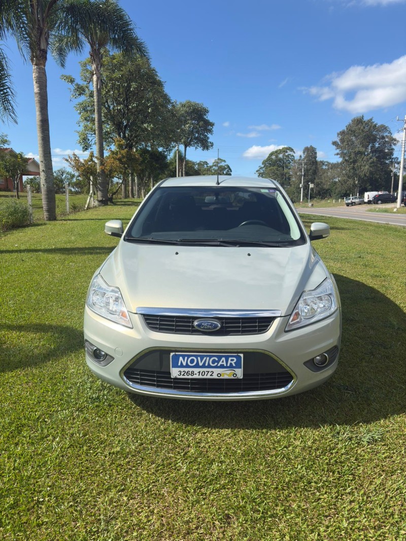FOCUS 1.6 GLX 8V FLEX 4P MANUAL - 2011 - FARROUPILHA