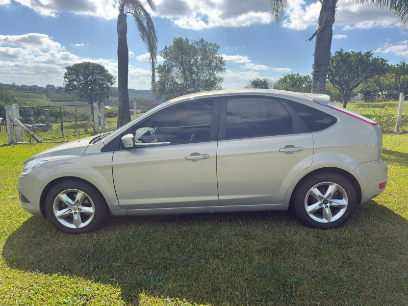 FOCUS 1.6 GLX 8V FLEX 4P MANUAL - 2011 - FARROUPILHA