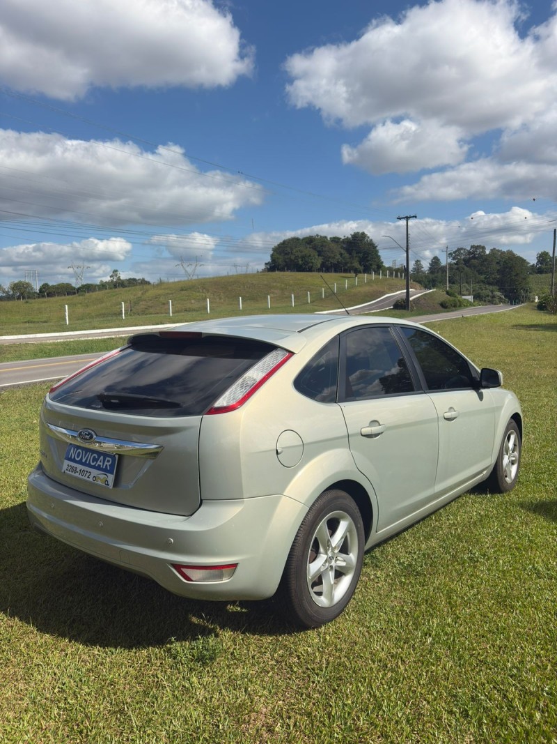 FOCUS 1.6 GLX 8V FLEX 4P MANUAL - 2011 - FARROUPILHA