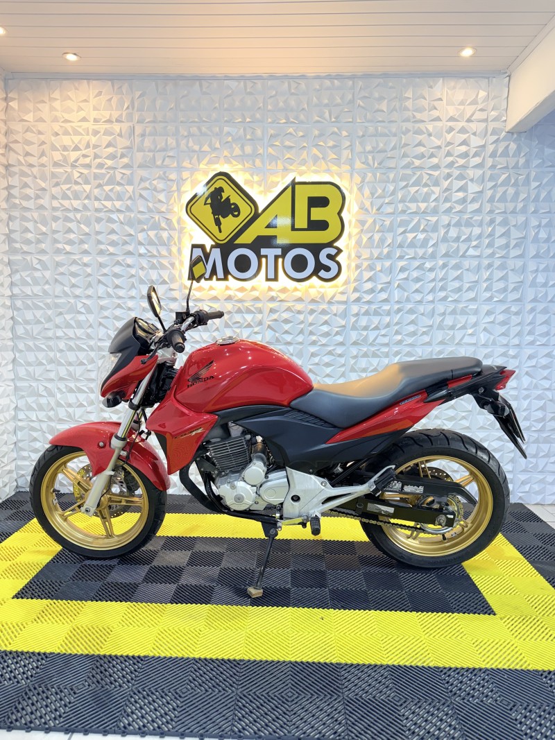 CB 300R  - 2015 - CAXIAS DO SUL