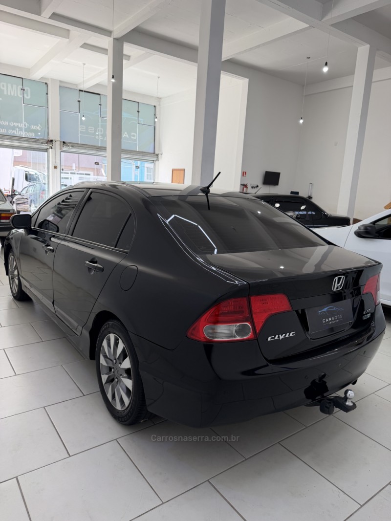 CIVIC 1.8 LX 16V GASOLINA 4P MANUAL - 2009 - CAXIAS DO SUL