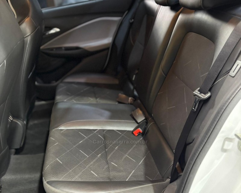 ONIX 1.0 PLUS 12V TURBO 4P AUTOMÁTICO - 2020 - VACARIA