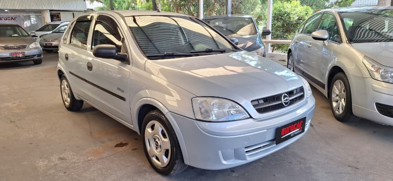 CHEVROLET - CORSA - 2005/2005 - Prata - R$ 21.900,00