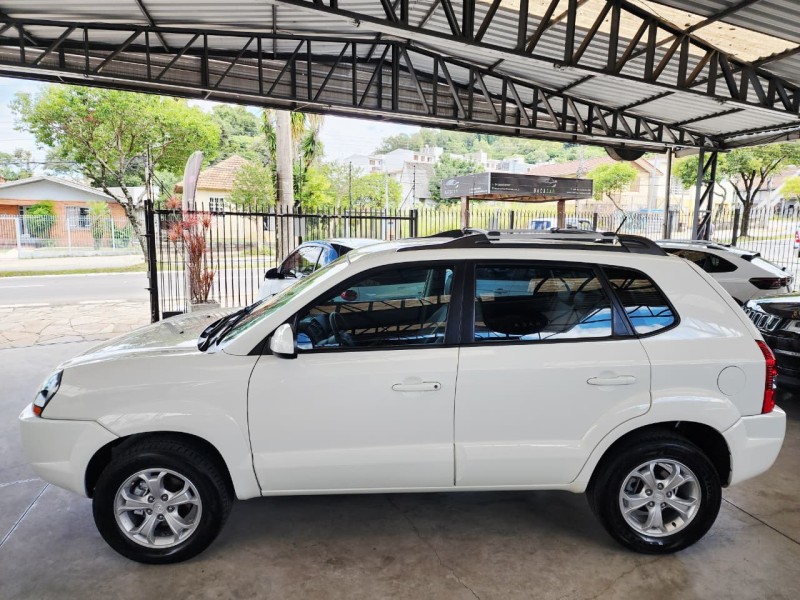 TUCSON 2.0 MPFI GLS BASE 16V 143CV 2WD FLEX 4P AUTOMÁTICO - 2016 - CAXIAS DO SUL