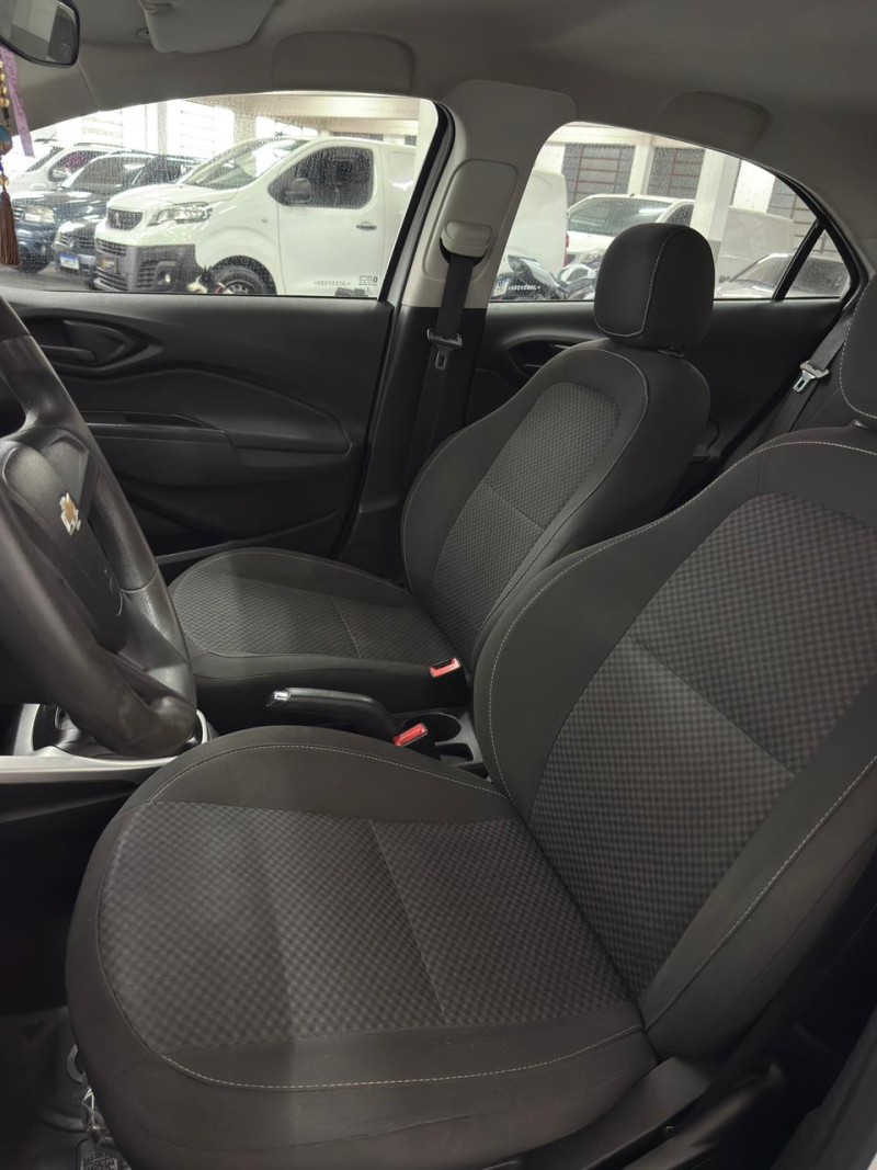 ONIX 1.4 ADVANTAGE 8V FLEX 4P AUTOMÁTICO - 2018 - CAXIAS DO SUL