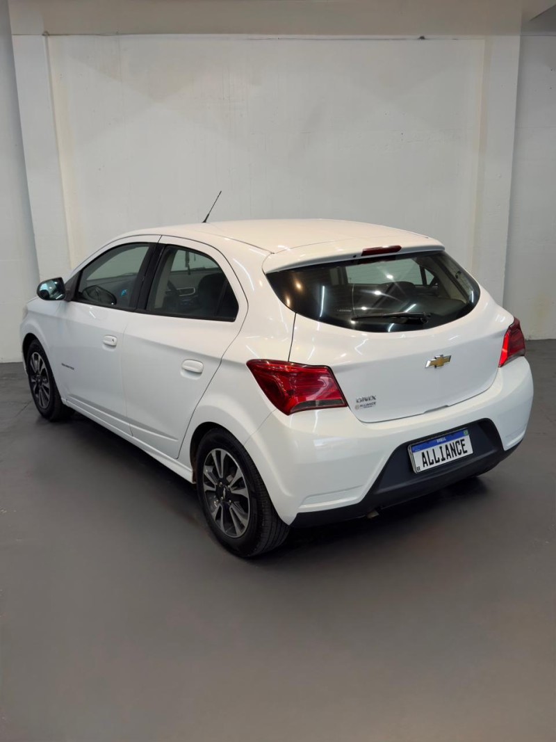 ONIX 1.4 ADVANTAGE 8V FLEX 4P AUTOMÁTICO - 2018 - CAXIAS DO SUL
