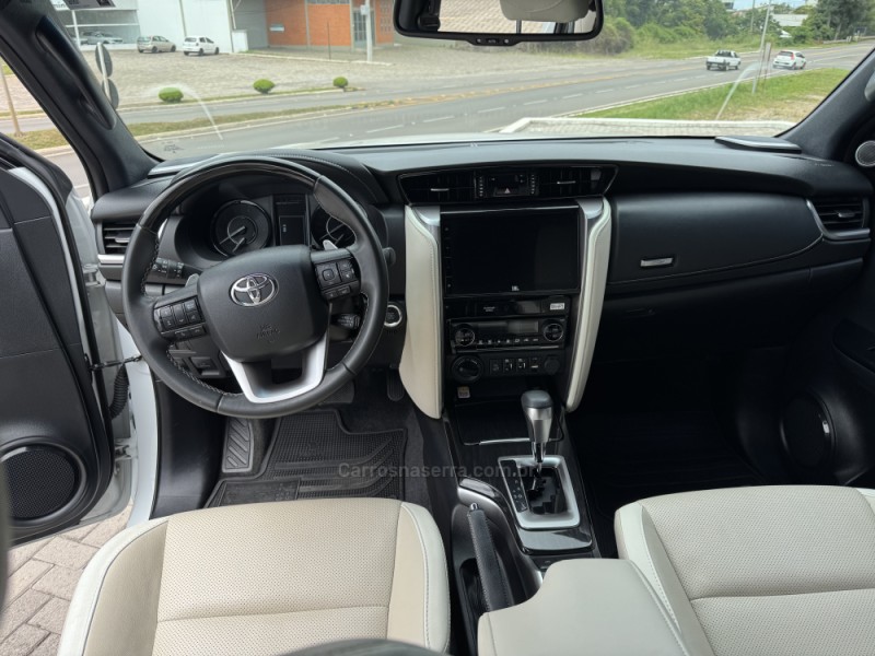 HILUX SW4 2.8 4X4 DIAMOND 16V TURBO DIESEL 4P 7 LUGARES AUTOMATICO - 2024 - VERANóPOLIS