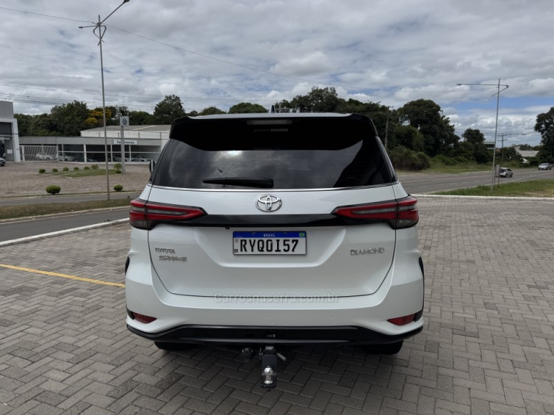 HILUX SW4 2.8 4X4 DIAMOND 16V TURBO DIESEL 4P 7 LUGARES AUTOMATICO - 2024 - VERANóPOLIS