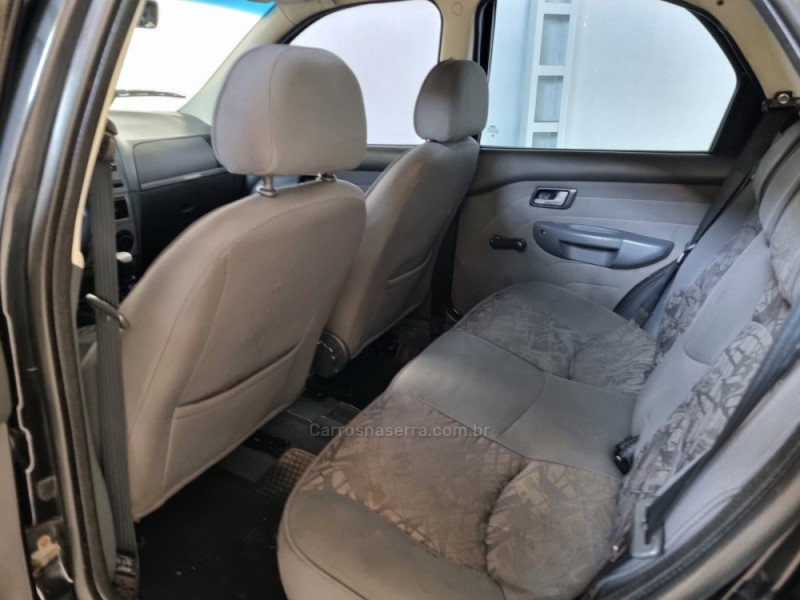 PALIO 1.8 MPI ADVENTURE LOCKER WEEKEND 8V FLEX 4P MANUAL - 2009 - VACARIA