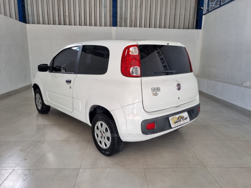 UNO 1.0 EVO VIVACE 8V FLEX 2P MANUAL - 2013 - VACARIA