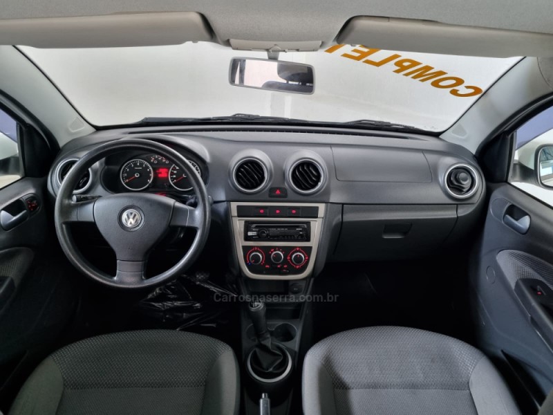 VOYAGE 1.0 MI TRENDLINE 8V FLEX 4P MANUAL - 2013 - VACARIA