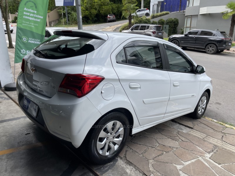 ONIX 1.0 LT PLUS 8V FLEX 4P MANUAL - 2019 - BENTO GONçALVES