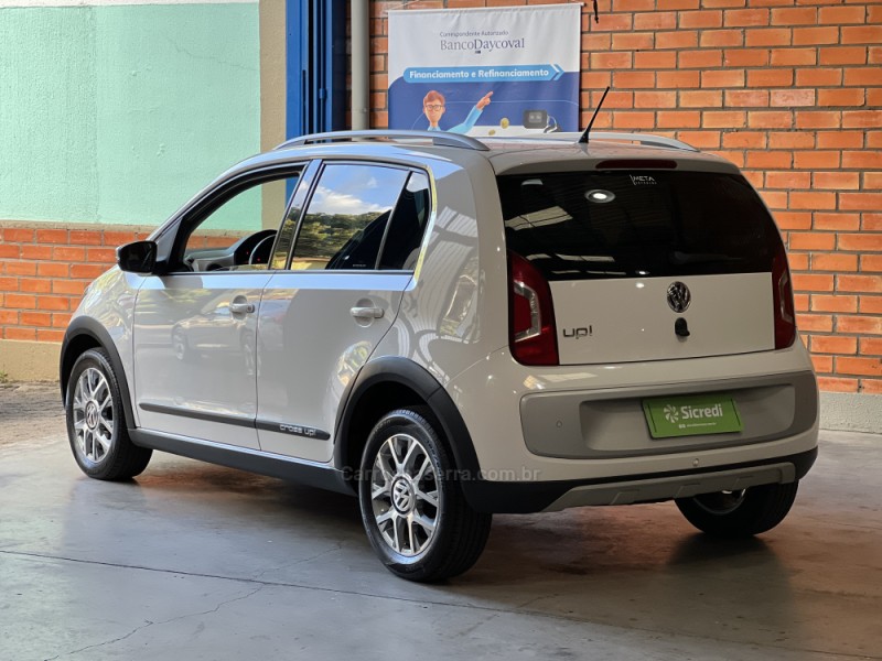 UP 1.0 CROSS T.FLEX 12V 4P MANUAL - 2016 - BENTO GONçALVES