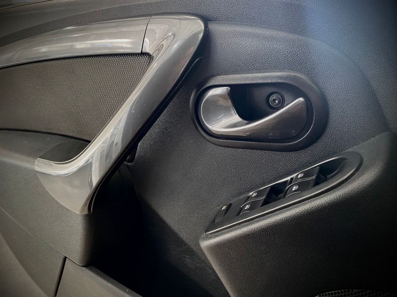 DUSTER 2.0 DYNAMIQUE 4X2 16V FLEX 4P AUTOMÁTICO - 2015 - LAJEADO