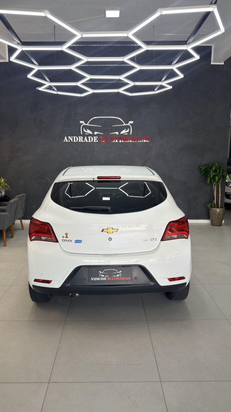 ONIX 1.4 MPFI LTZ 8V FLEX 4P MANUAL - 2018 - CAXIAS DO SUL