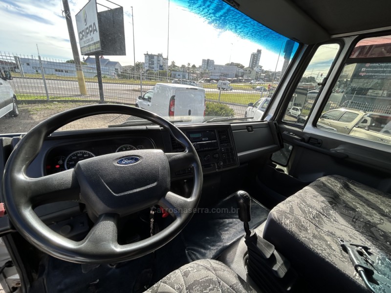 CARGO 816 S - 2015 - FARROUPILHA