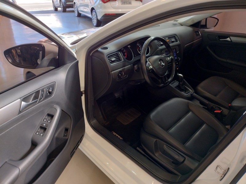 JETTA 1.4 16V TSI COMFORTLINE GASOLINA 4P TIPTRONIC - 2017 - BENTO GONçALVES