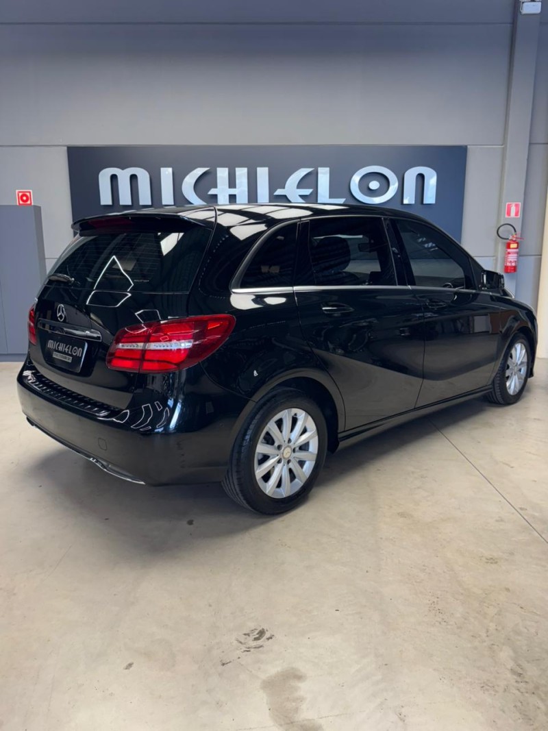 B 200 1.6 TURBO GASOLINA 4P AUTOMÁTICO - 2017 - CAXIAS DO SUL