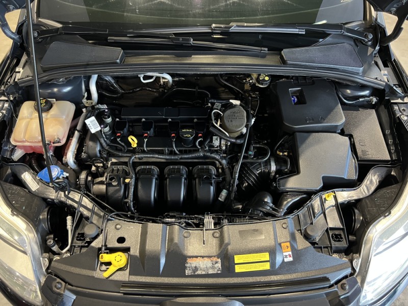 FOCUS 2.0 SE FASTBACK 16V FLEX 4P AUTOMÁTICO - 2014 - CAXIAS DO SUL