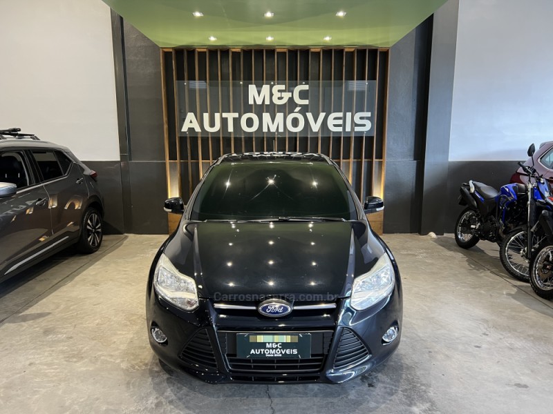 FOCUS 2.0 SE FASTBACK 16V FLEX 4P AUTOMÁTICO - 2014 - CAXIAS DO SUL