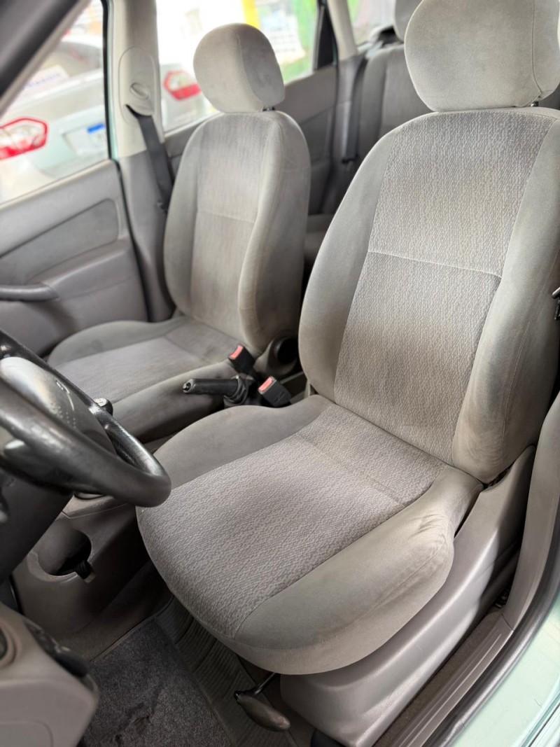 FOCUS 1.8 16V GASOLINA 4P MANUAL - 2001 - CAXIAS DO SUL