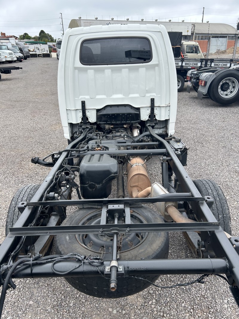 HR 2.5 LONGO BAÚ 4X2 16V 130CV TURBO INTERCOOLER DIESEL 2P MANUAL - 2013 - CAXIAS DO SUL