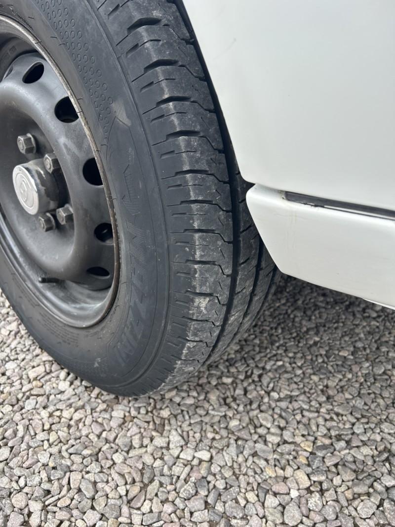 HR 2.5 LONGO BAÚ 4X2 16V 130CV TURBO INTERCOOLER DIESEL 2P MANUAL - 2013 - CAXIAS DO SUL