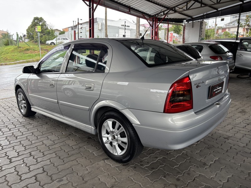 ASTRA 1.8 MPFI GL SEDAN 8V GASOLINA 4P MANUAL - 2000 - CAXIAS DO SUL