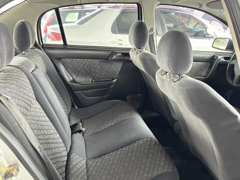 ASTRA 1.8 MPFI GL SEDAN 8V GASOLINA 4P MANUAL - 2000 - CAXIAS DO SUL