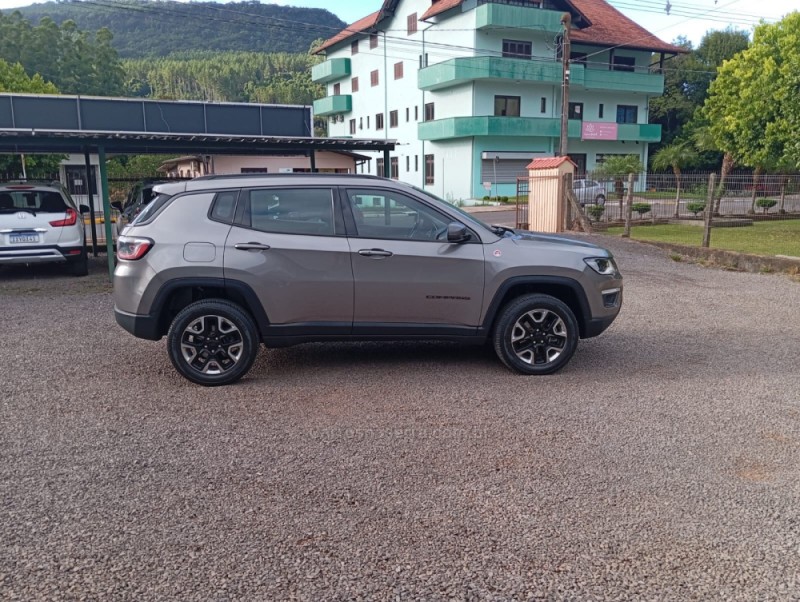 COMPASS 2.0 TRAILHAWK TD350 TURBO DIESEL 4X4 4P AUTOMÁTICO - 2017 - PICADA CAFé