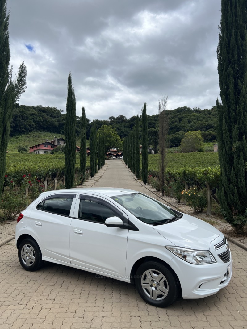 ONIX 1.0 LT 12V FLEX 4P MANUAL - 2015 - CAXIAS DO SUL