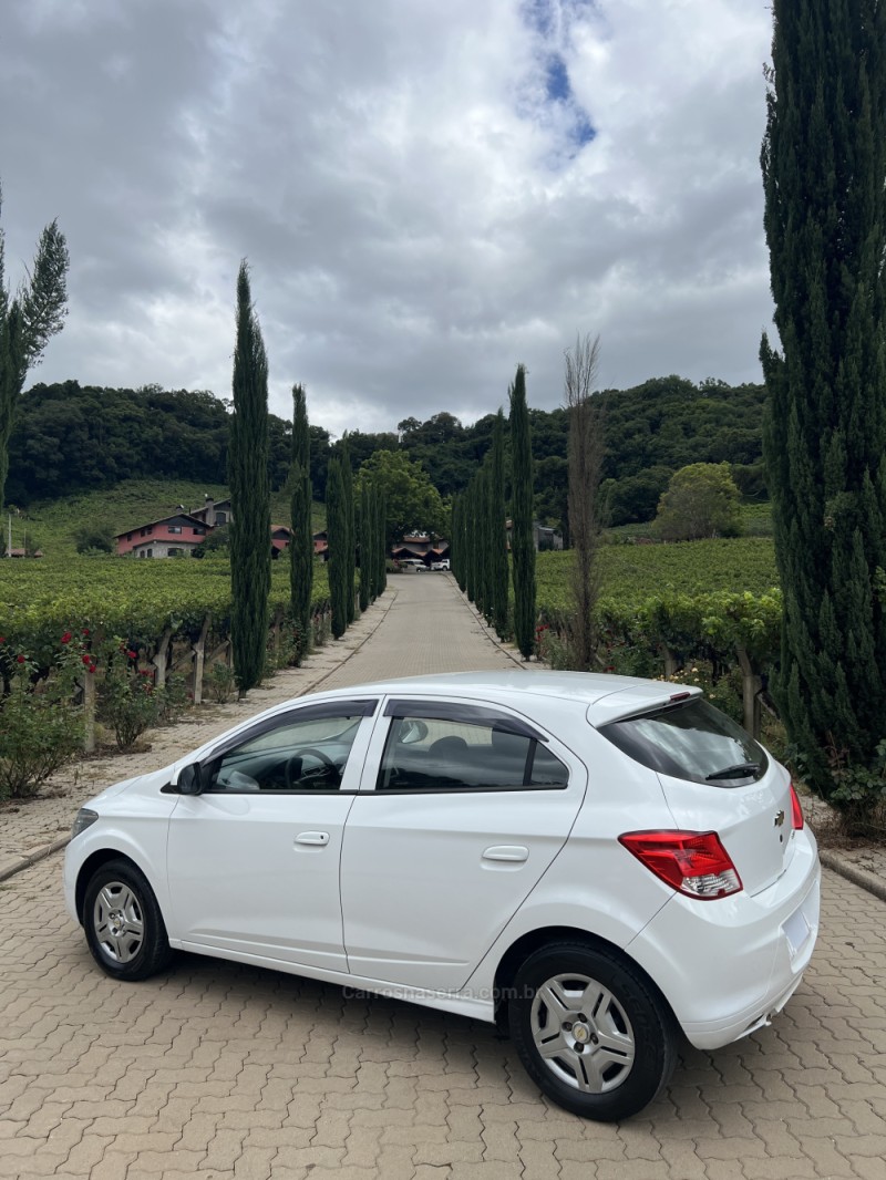 ONIX 1.0 LT 12V FLEX 4P MANUAL - 2015 - CAXIAS DO SUL