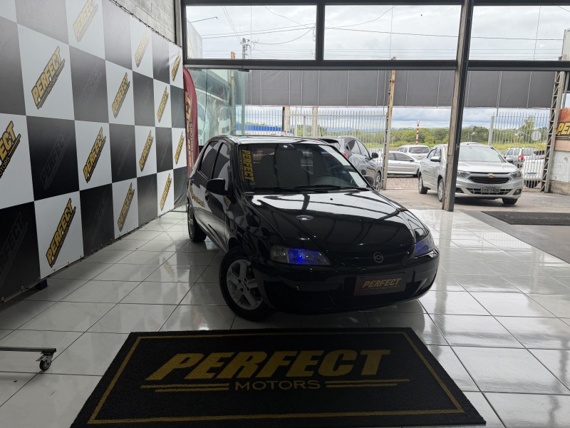 CELTA 1.4 MPFI SUPER 8V FLEX 4P MANUAL - 2005 - PORTãO