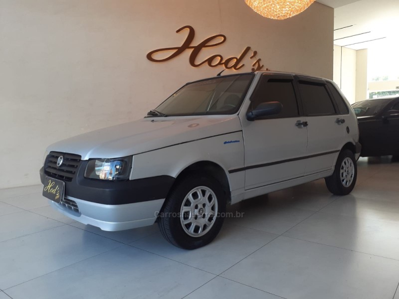 UNO  - 2008 - CANELA