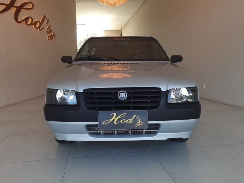 UNO  - 2008 - CANELA